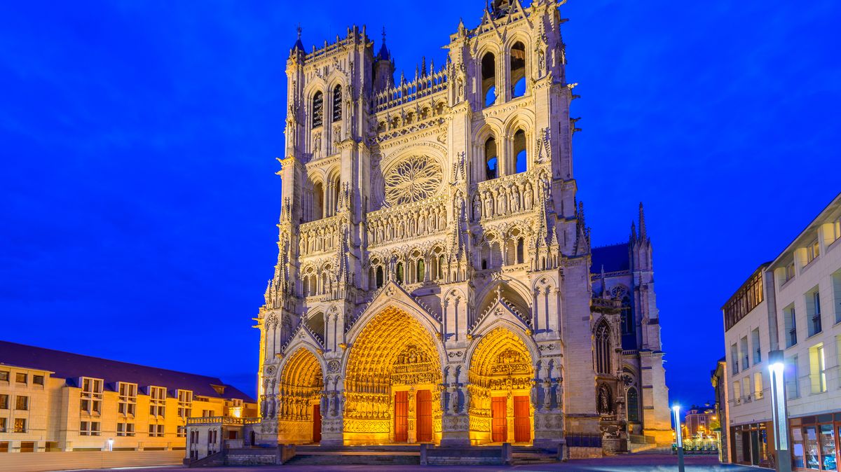 Uhranuly umělce i turisty. Na gotické katedrály je bohatá hlavně Francie